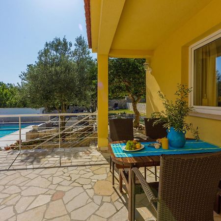Apartmán Emaris Tribalj  Exteriér fotografie