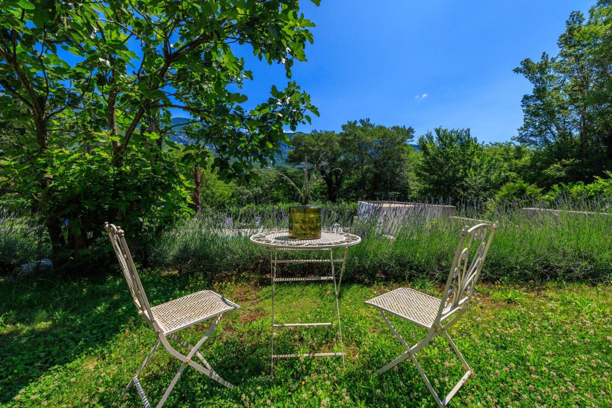 Apartmán Emaris Tribalj  Exteriér fotografie